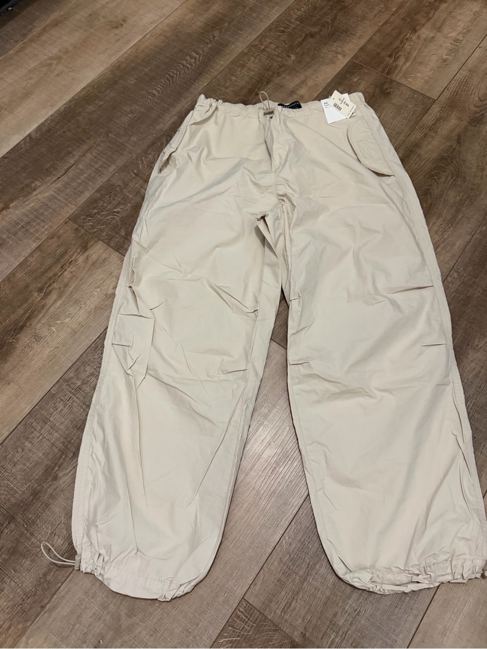 Aeropostale Men's Cargo Pants in Light Beige